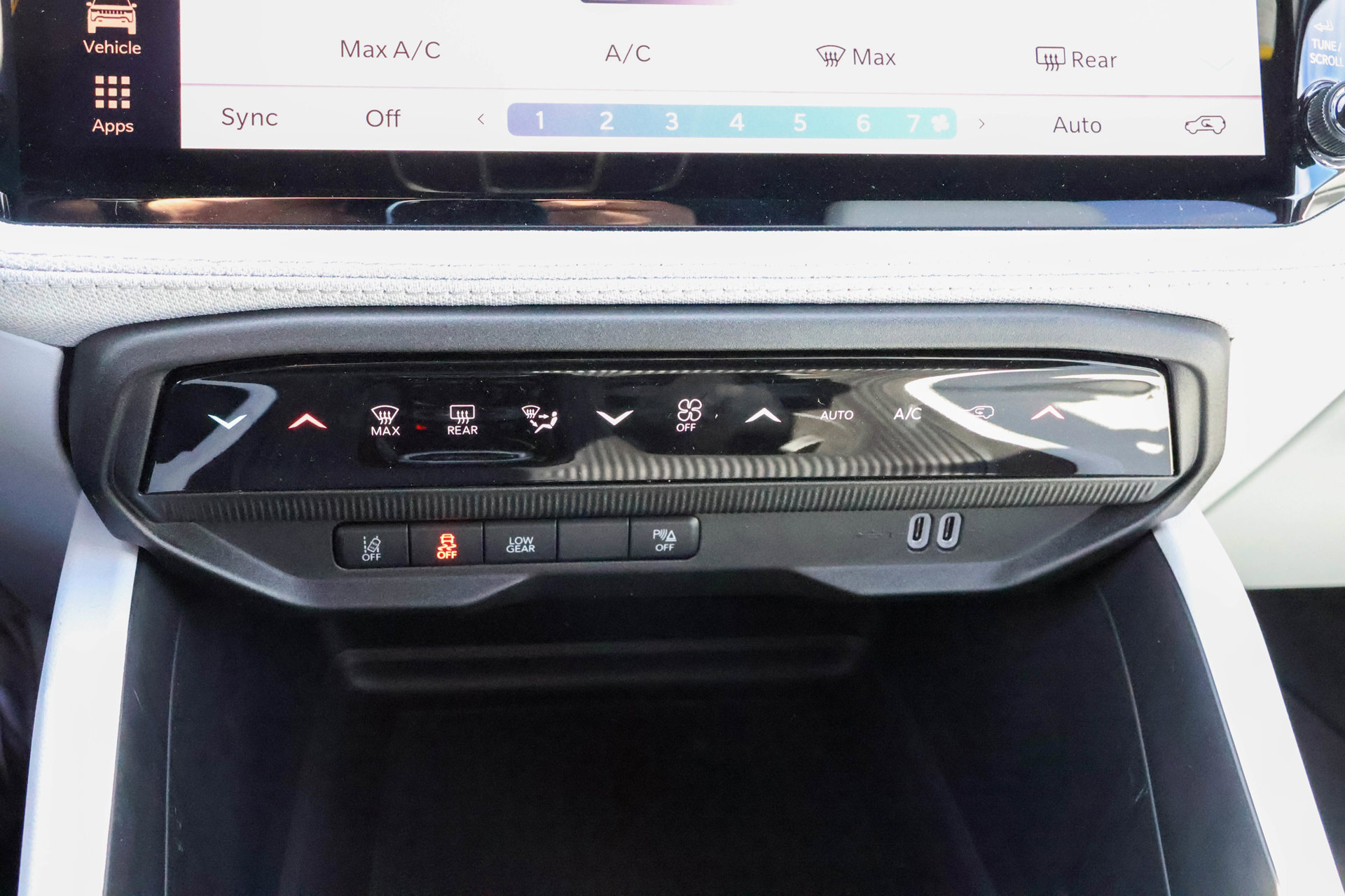 New 2026 Jeep Cherokee Laredo AWD/4WD image 23