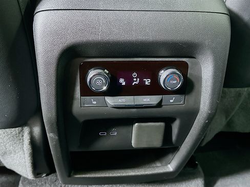 Used 2024 Chevrolet Traverse RS AWD/4WD image 26