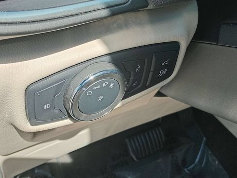 Certified 2023 Lincoln Nautilus AWD w/ Premium Package image 24