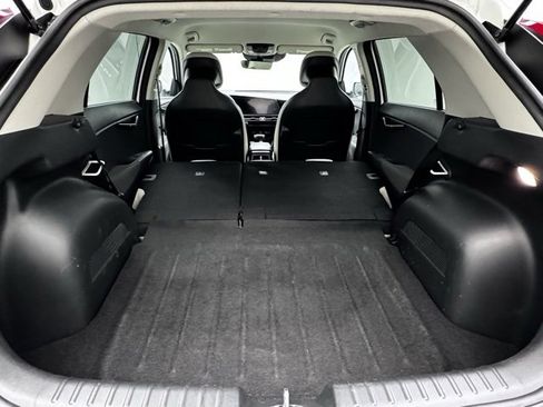 Used 2023 Kia Niro EX image 28