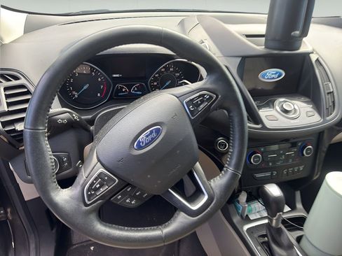 Used 2018 Ford Escape Titanium AWD/4WD image 9