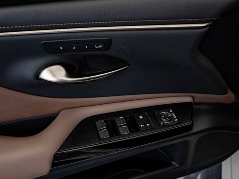 Certified 2023 Lexus ES 350 w/ Premium Package FWD image 24
