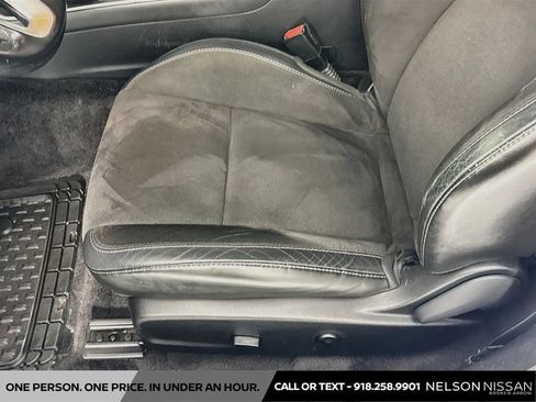 Used 2018 Dodge Challenger R/T Scat Pack w/ Leather Interior Group RWD image 19