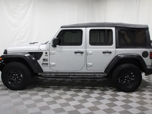 Used 2022 Jeep Wrangler Unlimited Sport AWD/4WD image 32