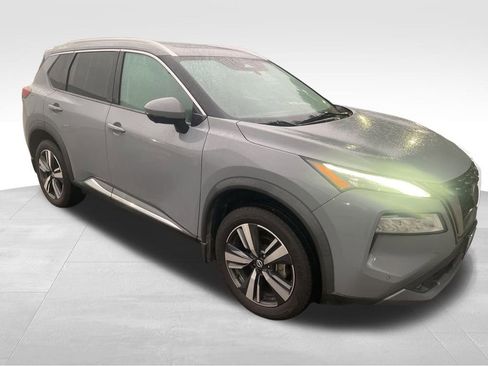 Used 2021 Nissan Rogue SL w/ Premium Package image 2