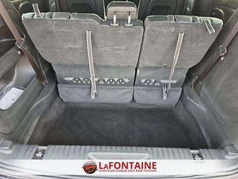 Certified 2025 Chrysler Pacifica Limited FWD image 30