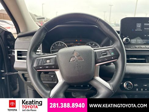 Used 2024 Mitsubishi Outlander SE AWD/4WD image 16
