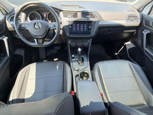 Used 2021 Volkswagen Tiguan SE w/ Panoramic Sunroof Package AWD/4WD image 16