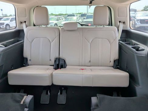 Used 2023 Ford Expedition Limited AWD/4WD image 41