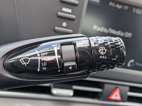 New 2026 Hyundai Elantra Hybrid FWD image 19