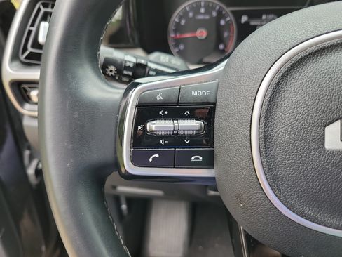 Used 2022 Kia Sorento EX w/ Panoramic Sunroof Package FWD image 12
