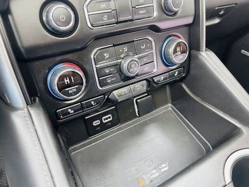 Used 2024 Chevrolet Tahoe Z71 w/ Luxury Package image 29