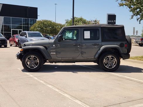 Used 2023 Jeep Wrangler Unlimited Sahara w/ Cold Weather Group AWD/4WD image 12
