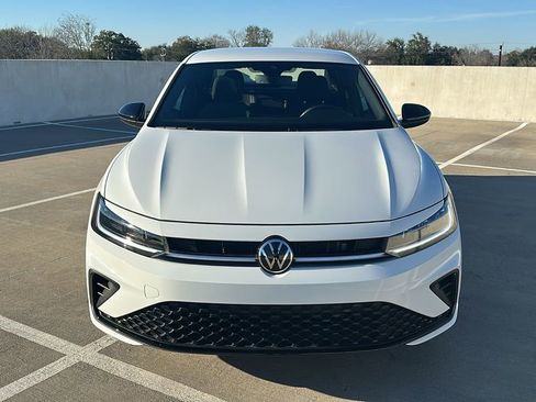 Used 2025 Volkswagen Jetta Sport image 7