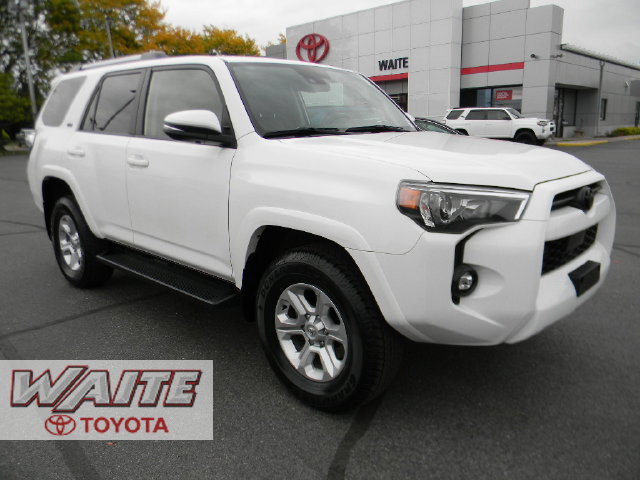 Used 2023 Toyota 4Runner SR5 Premium w/ Moonroof Package AWD/4WD image 1