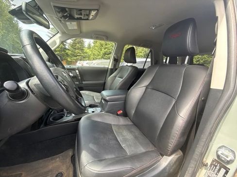 Used 2023 Toyota 4Runner TRD Off-Road Premium AWD/4WD image 5