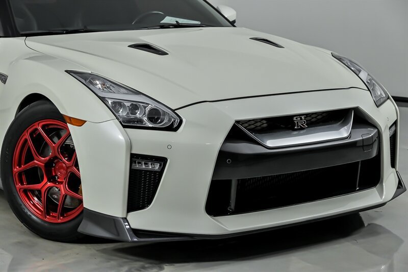 Used 2019 Nissan GT-R Premium AWD/4WD image 2