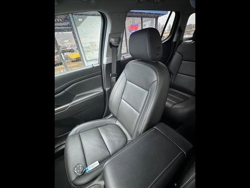 Used 2023 GMC Acadia SLT image 16