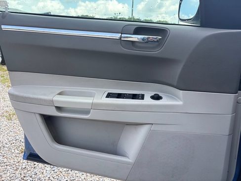Used 2007 Chrysler 300 Touring RWD image 15