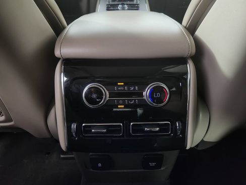 Used 2023 Lincoln Aviator AWD w/ Premium Package image 18