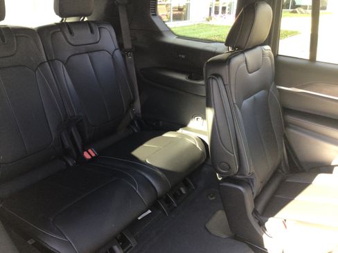 New 2025 Jeep Grand Cherokee L Limited image 9