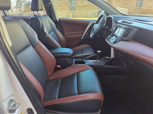 Used 2013 Toyota RAV4 Limited image 27