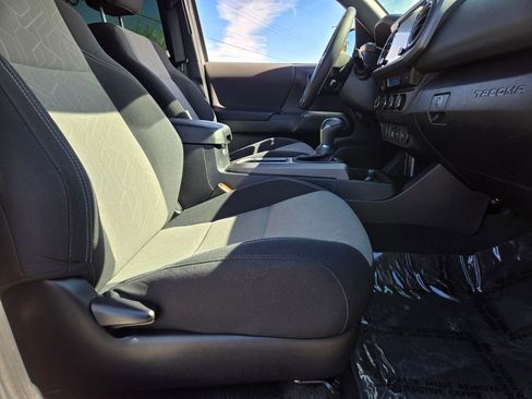 Used 2023 Toyota Tacoma TRD Off-Road image 15