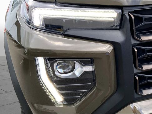 Used 2024 GMC Canyon AT4X AWD/4WD image 26