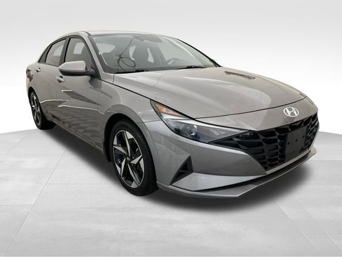 Certified 2023 Hyundai Elantra SEL w/ Convenience Package image 7