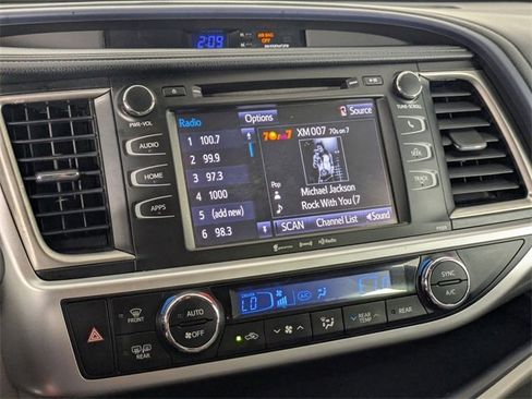Used 2017 Toyota Highlander Plus image 17