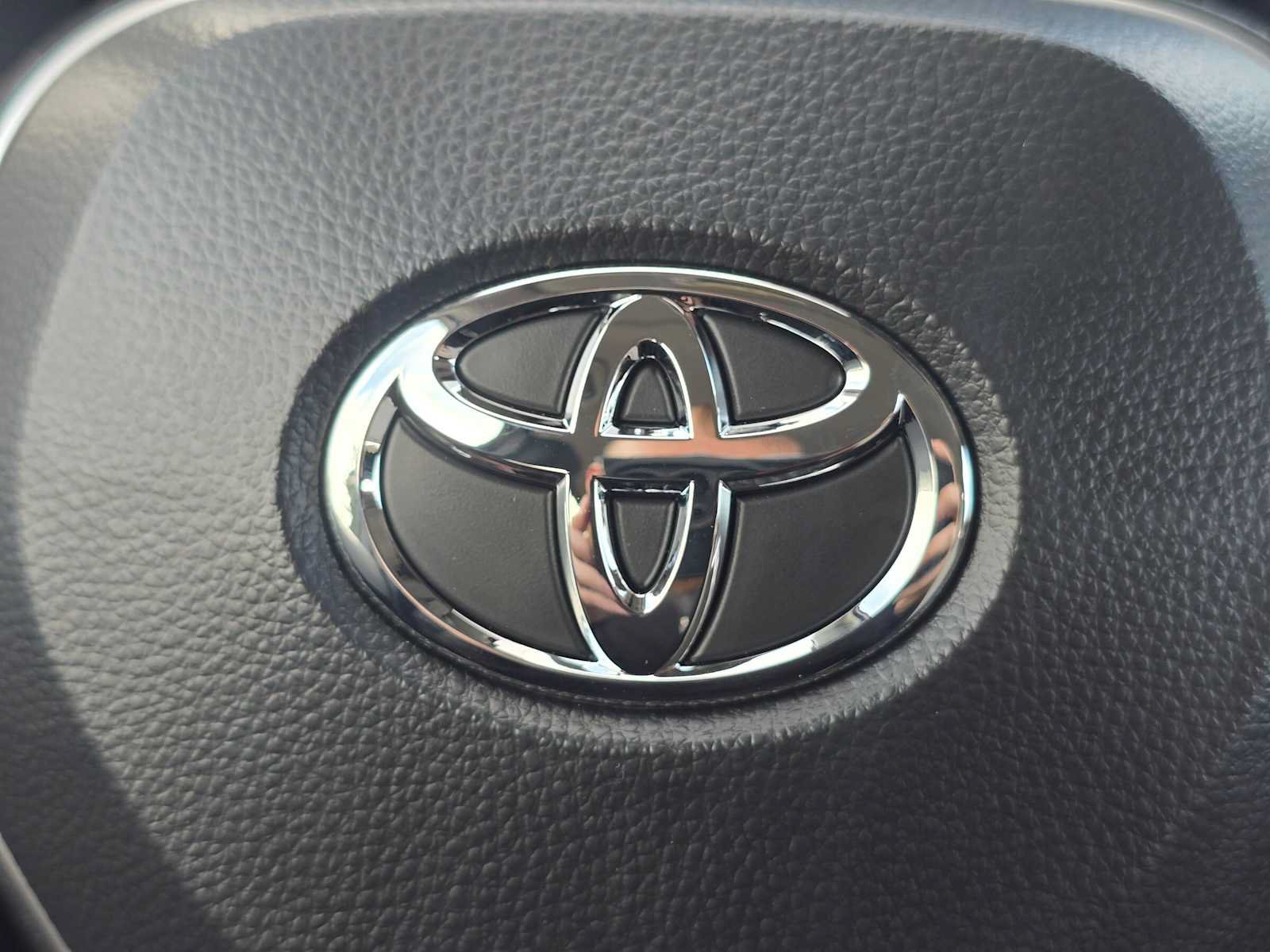 New 2026 Toyota Corolla Cross LE w/ Cold Weather Package AWD/4WD image 31