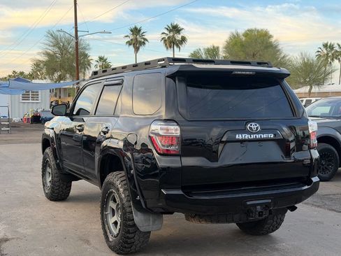 Used 2016 Toyota 4Runner SR5 AWD/4WD image 5