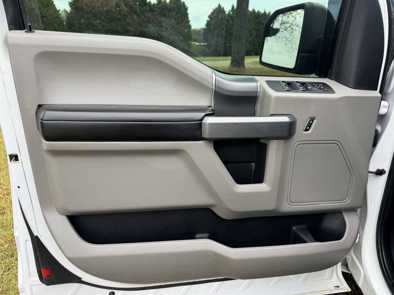 Used 2018 Ford F150 XLT w/ Equipment Group 302A Luxury AWD/4WD image 11