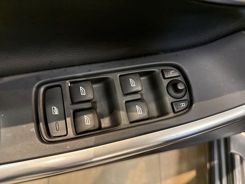 Used 2018 Volvo S60 T5 Dynamic w/ Vision Package image 23