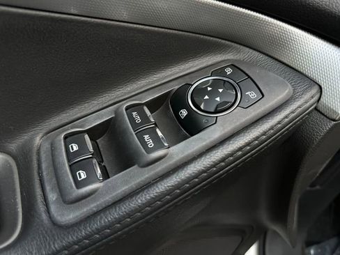 Used 2014 Ford Explorer XLT w/ Equipment Group 202A image 11