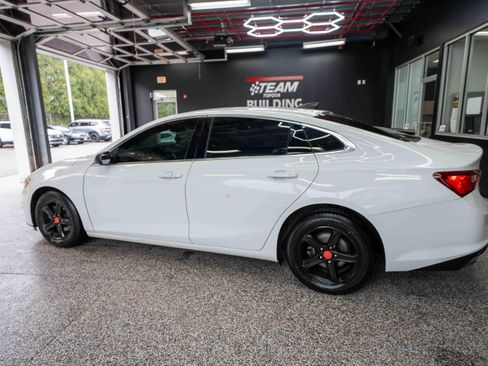 Used 2020 Chevrolet Malibu LS FWD image 2