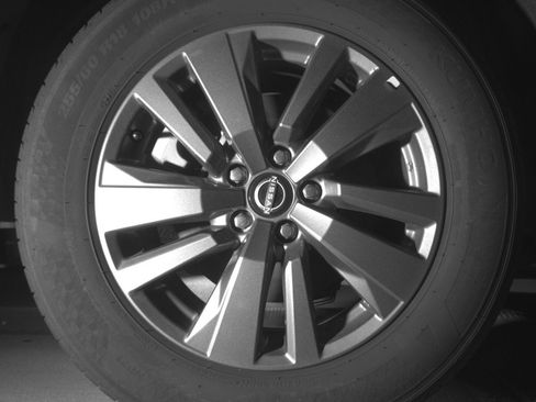 Used 2025 Nissan Pathfinder SV AWD/4WD image 15