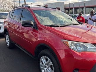 Used 2015 Toyota RAV4 LE video 1