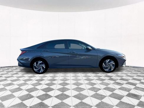 New 2025 Hyundai Elantra SEL image 13