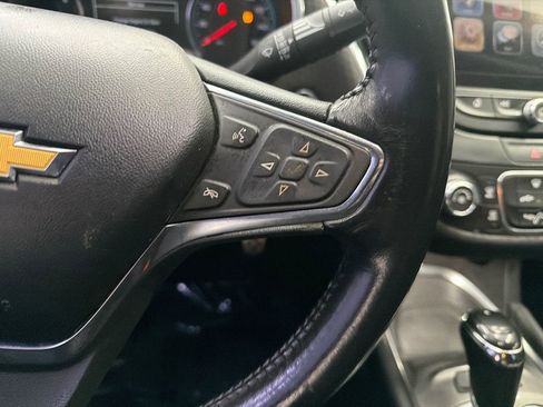 Used 2017 Chevrolet Malibu LT image 24