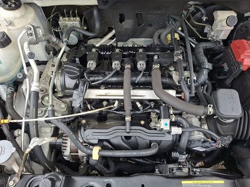 Used 2019 Nissan Kicks S image 29