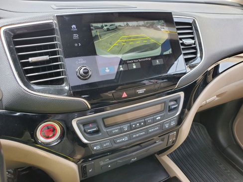 Used 2019 Honda Pilot Touring image 61