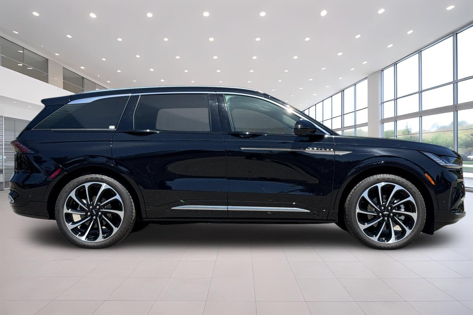 Certified 2024 Lincoln Nautilus Black Label AWD/4WD image 3