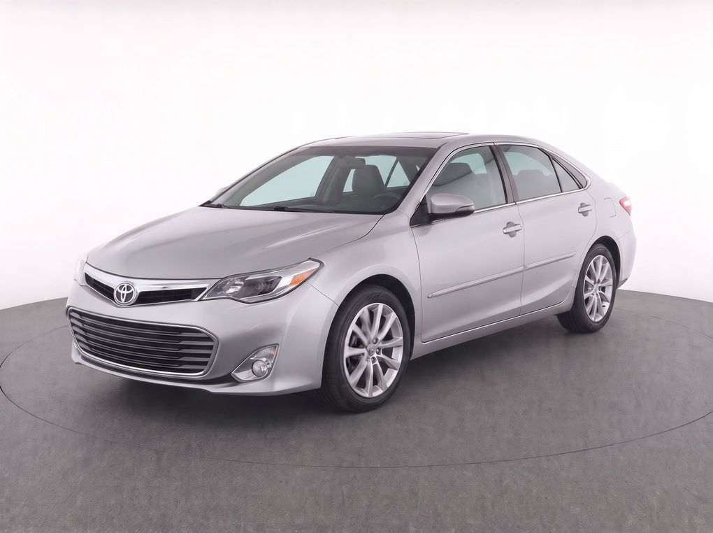 Used 2013 Toyota Avalon XLE Touring FWD image 2