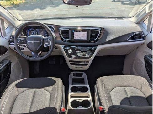 Used 2023 Chrysler Voyager LX FWD image 65
