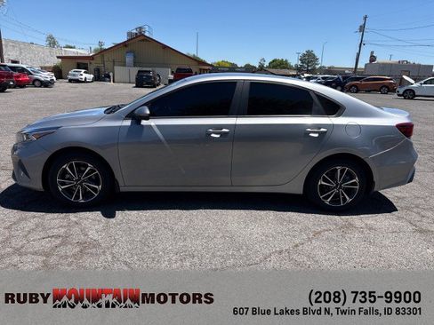 Used 2024 Kia Forte LXS FWD image 4