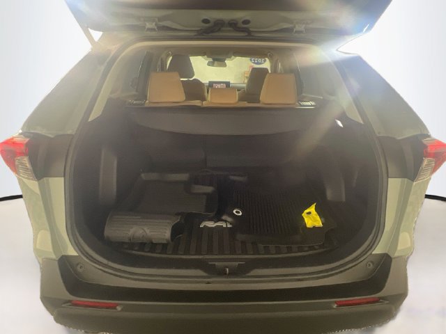 Used 2022 Toyota RAV4 XLE AWD/4WD image 29