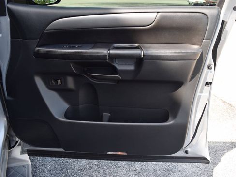 Used 2014 Nissan Armada SV AWD/4WD image 33