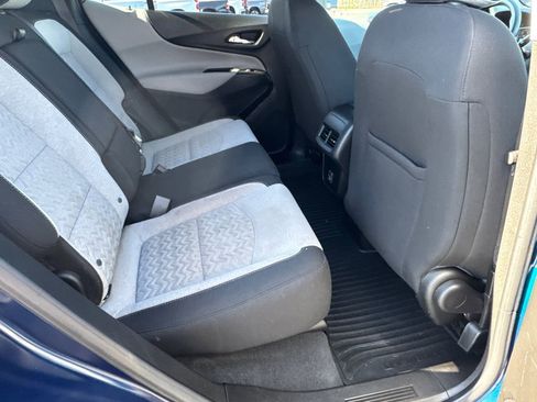 Used 2022 Chevrolet Equinox LS w/ LS Convenience Package image 16