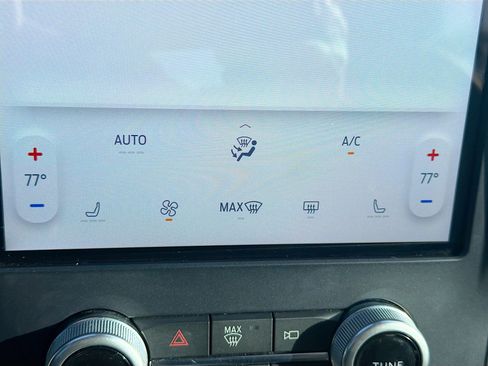 Used 2023 Ford Edge SEL AWD/4WD image 16